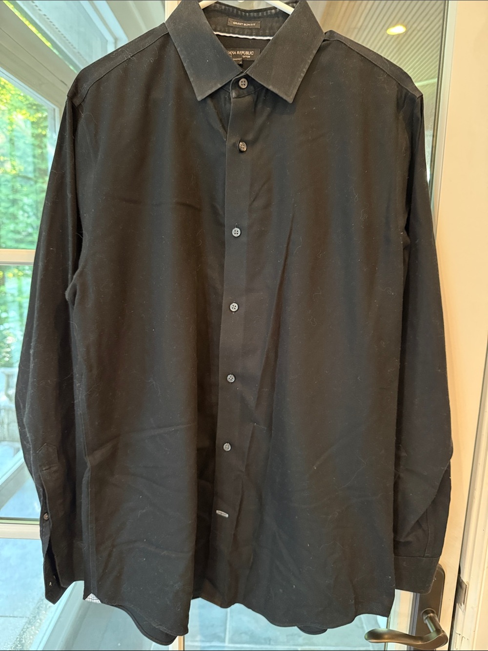 Banana Republic Men's Black Long-Sleeve Dress Shirt - Classic Collar